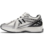 Кросівки New Balance 1906R M1906RER сріблясті