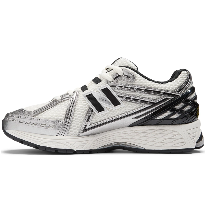 Кросівки New Balance 1906R M1906RER сріблясті