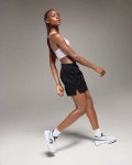 On Running STUDIO SHORTS 1WE10450553