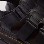 Dr. Martens сандалі на платформі Mattison 3 Strap чорні жіночі 40891001