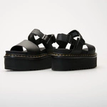 Dr. Martens сандалі на платформі Voss Quad чорні жіночі 26725001