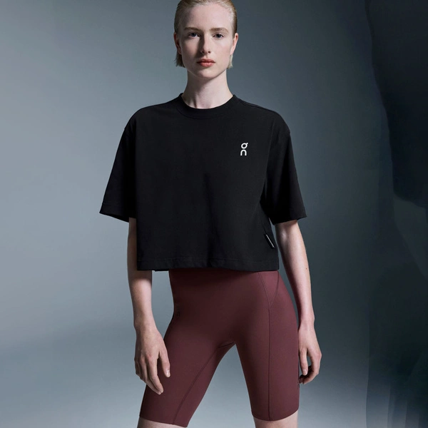 On Жіноча Футболка Club Boxy-T Black 1WF11120553
