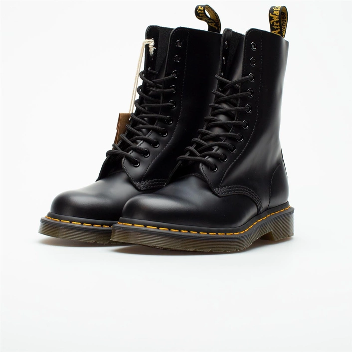 Dr. Martens черевики 1490 Smooth чорні 11857001