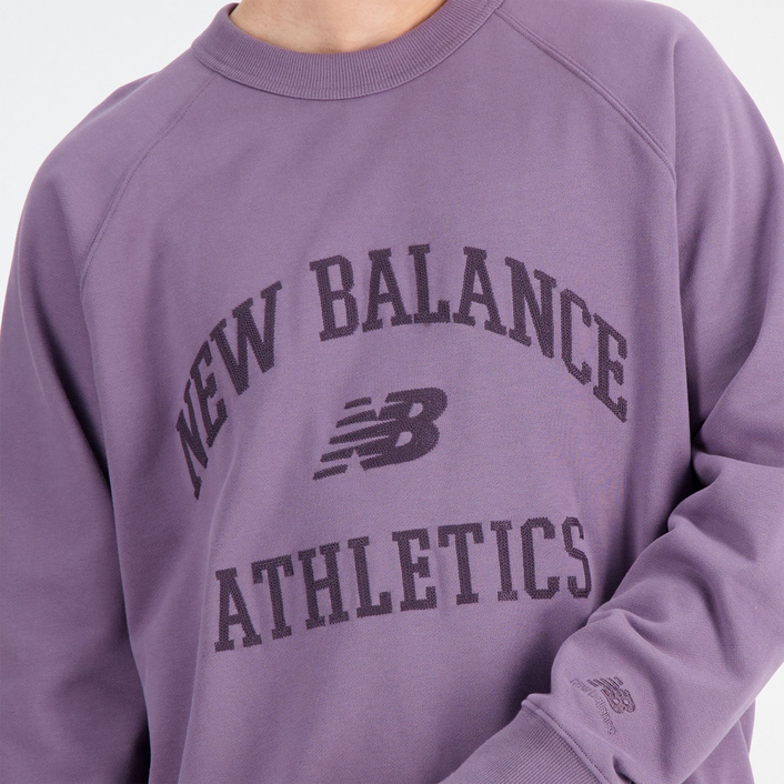 New Balance BLUZA ATHLETICS VARSITY FLEECE CREWNECK MT33550SHW